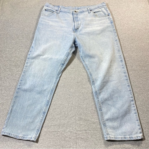 Wrangler Jeans Mens 42 Blue Regular Fit Straight Mid Rise Relaxed Casual Denim - Picture 1 of 12